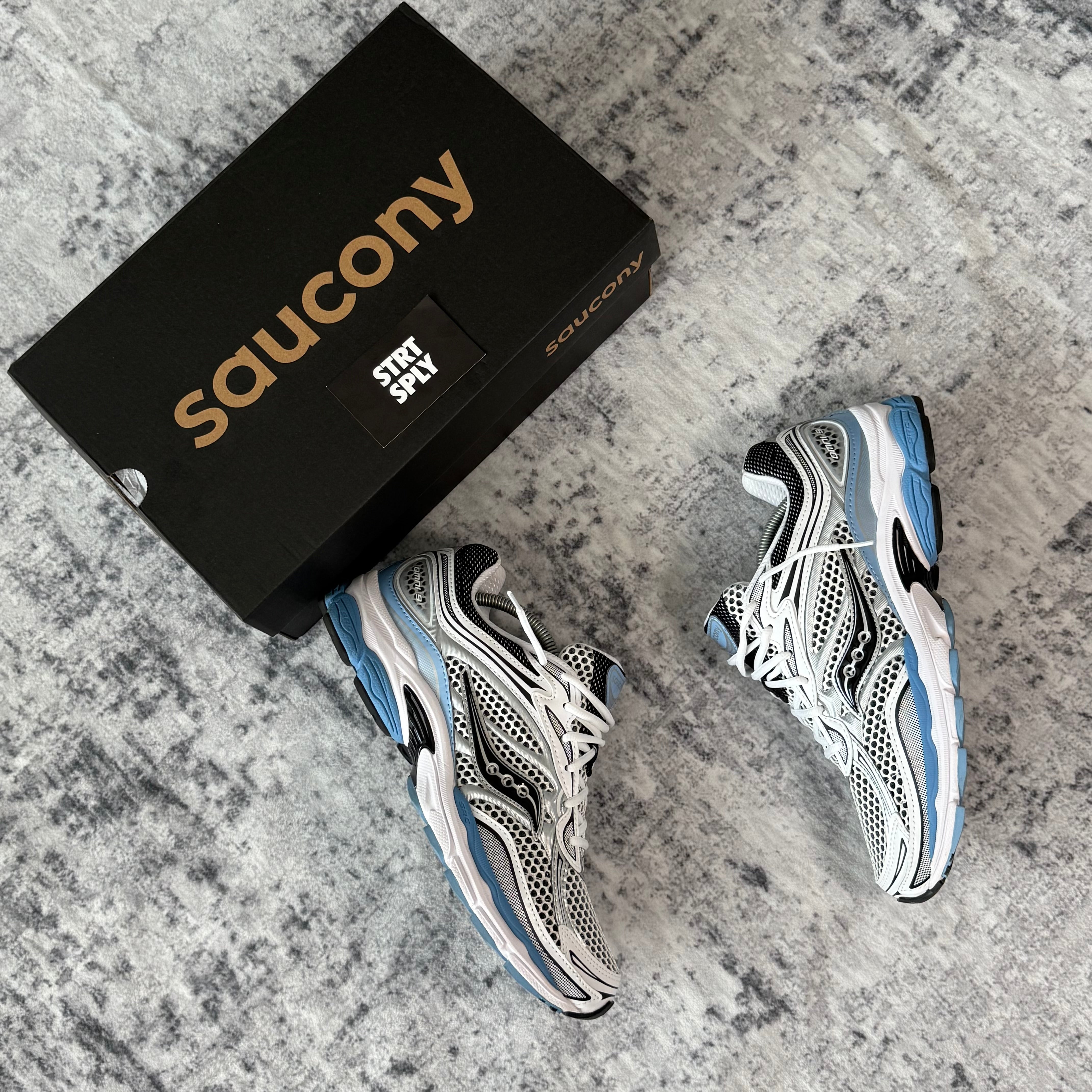 Saucony ProGrid Omni 9 - Blissful White