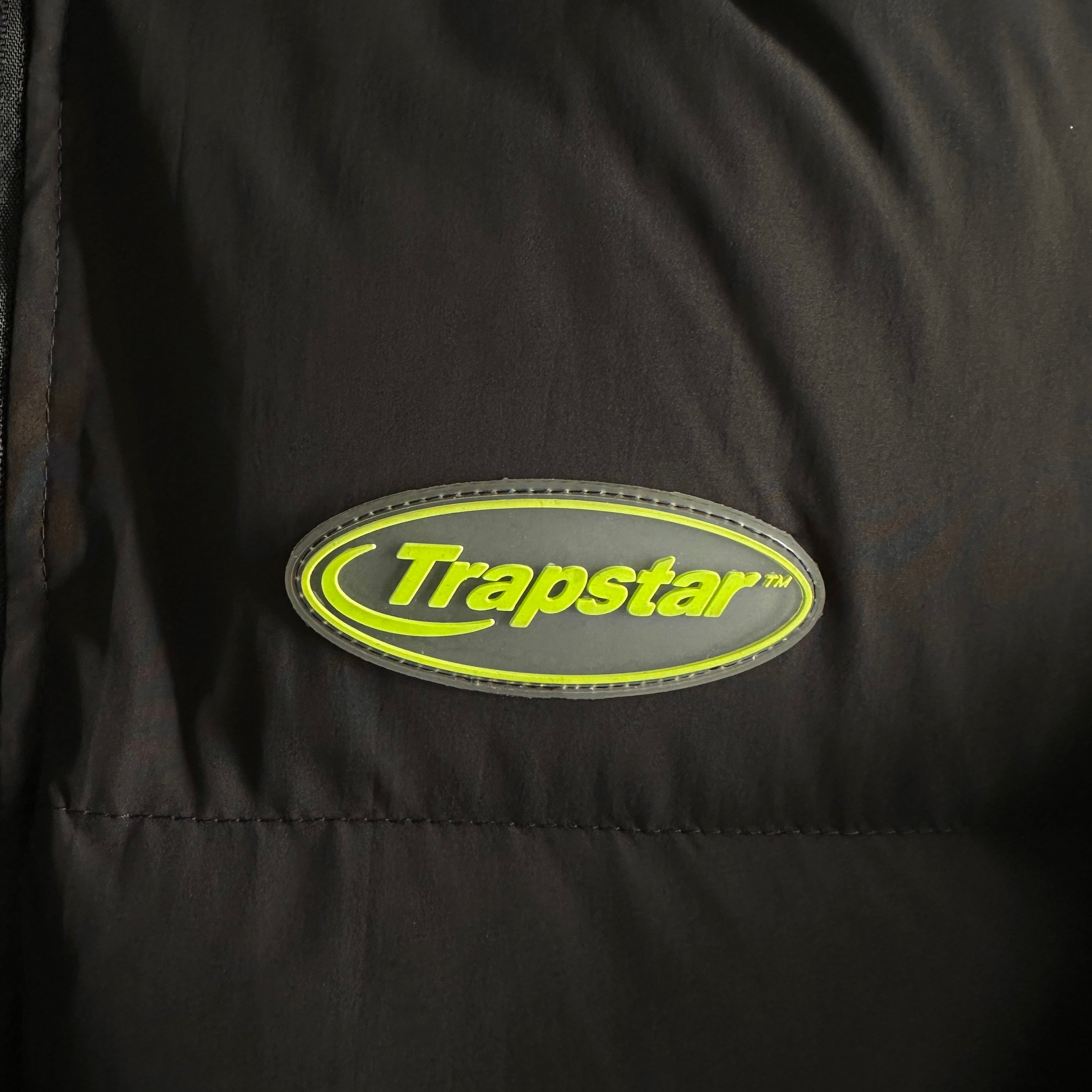 Trapstar Hyperdrive Detachable Hooded Puffer Jacket - Black / Lime Green