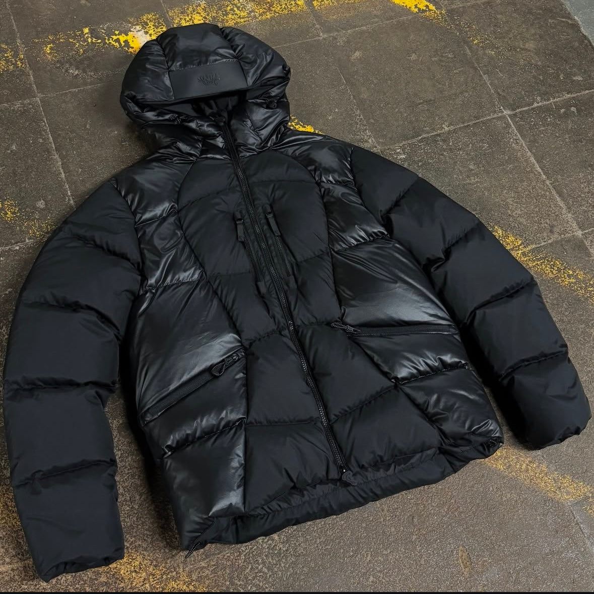 Syna World Wave Puffer Jacket - Black