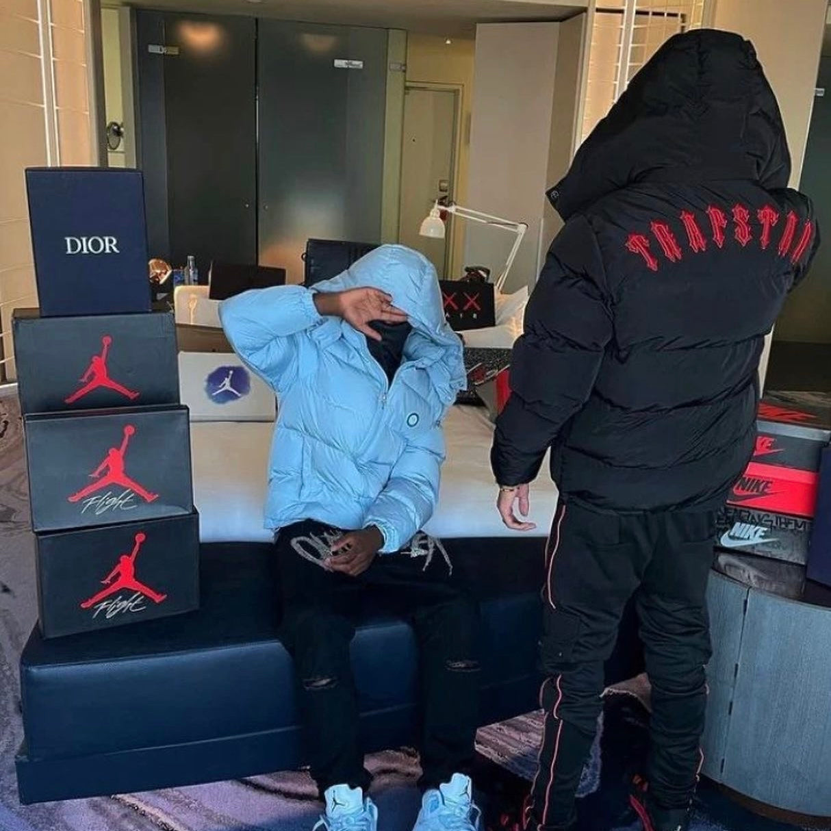 Trapstar Irongate Arch Detachable Hooded Puffer Jacket - Black / Infrared