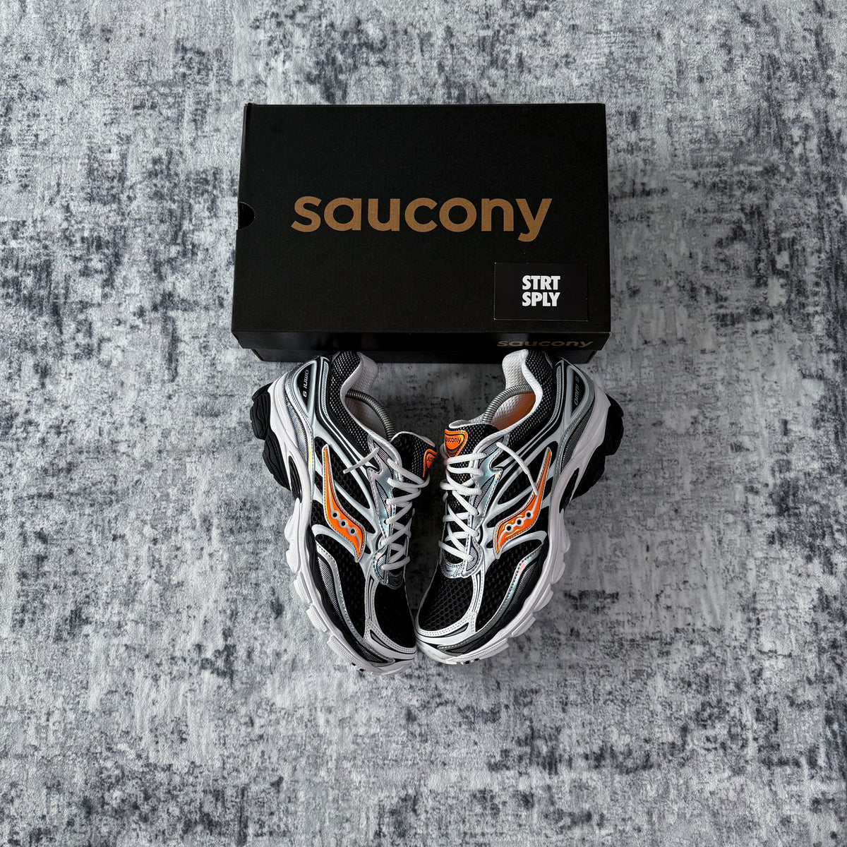Saucony ProGrid Omni 9 - Black / Orange