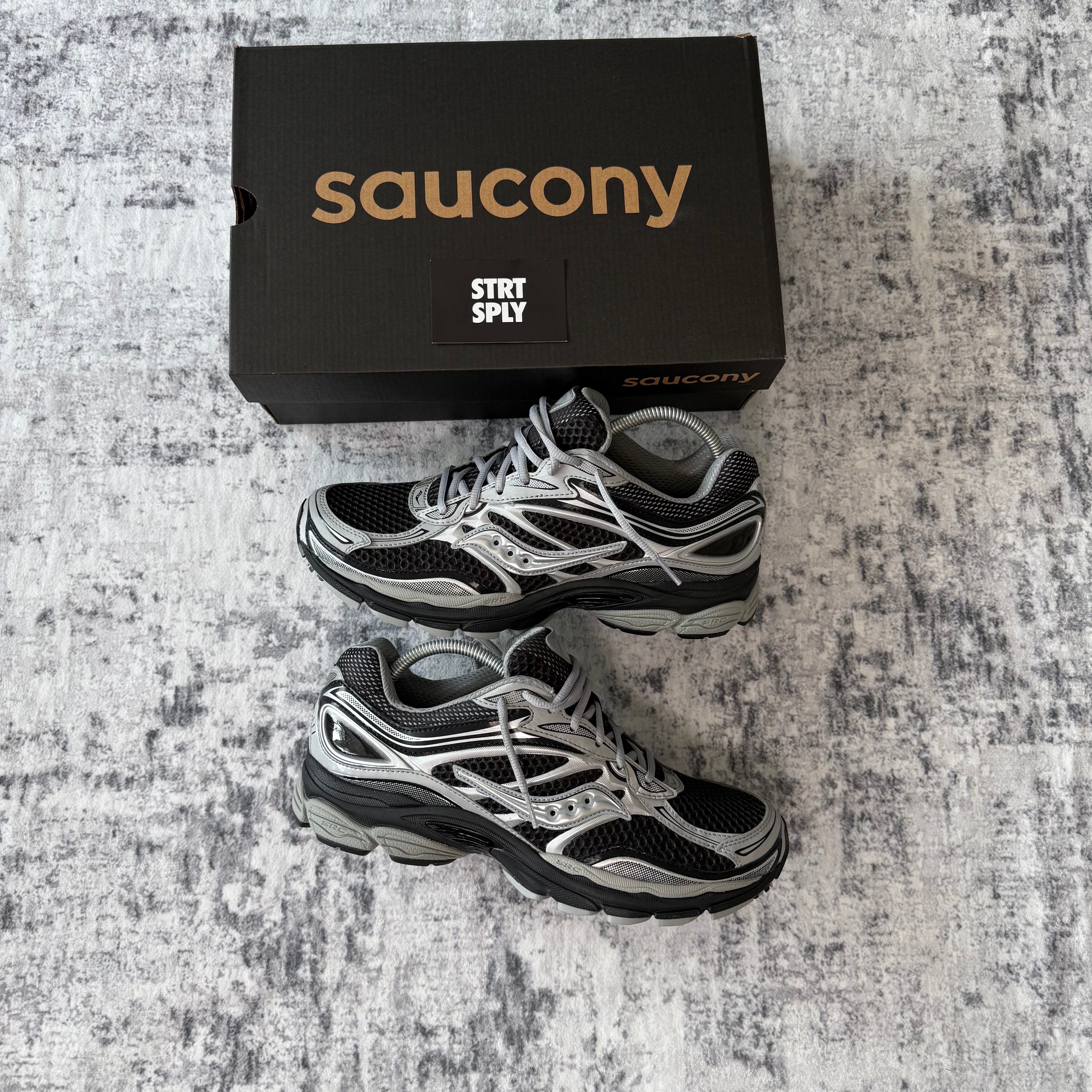 Saucony ProGrid Omni 9 - Black / Silver