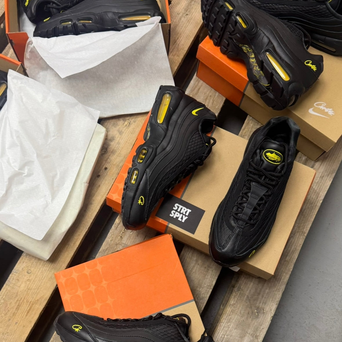 Corteiz RTW x Nike Air Max 95 - Honey Black