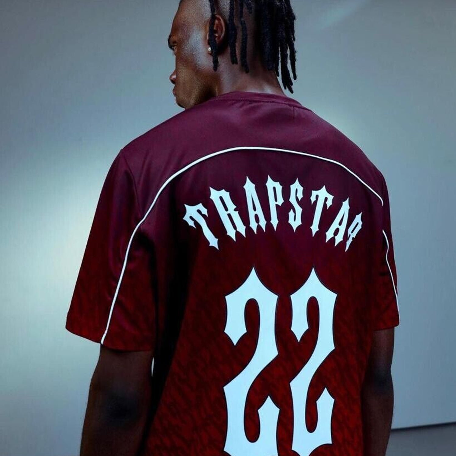 TRAPSTAR IRONGATE T FOOTBALL JERSEY RED GRADIENT KICKKONNECT