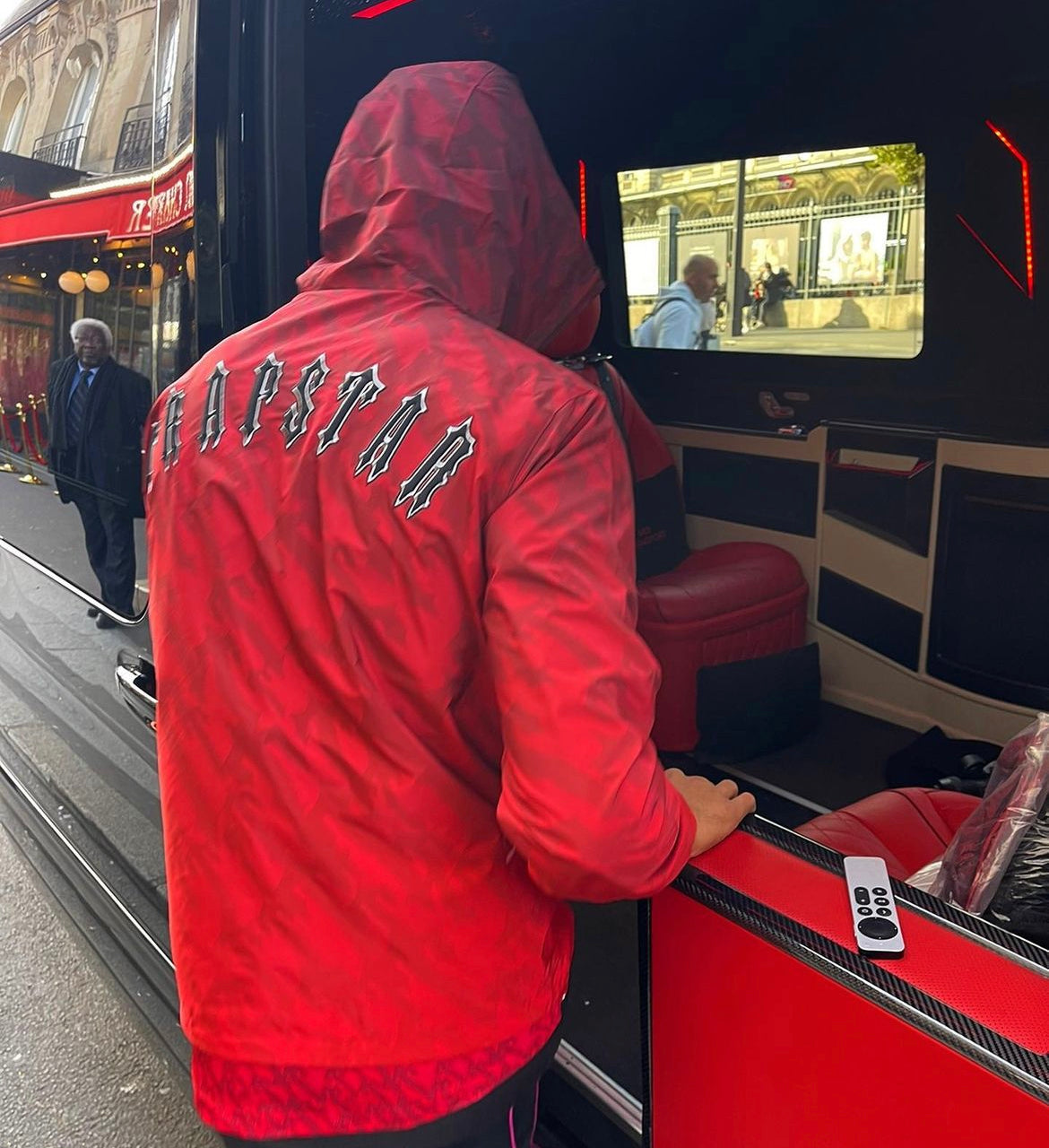 Trapstar Irongate T Windbreaker - Gradient Red