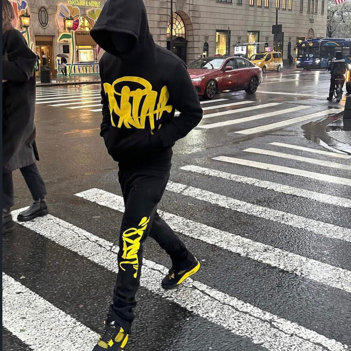 Syna World Logo Team Tracksuit - Black / Safety Yellow