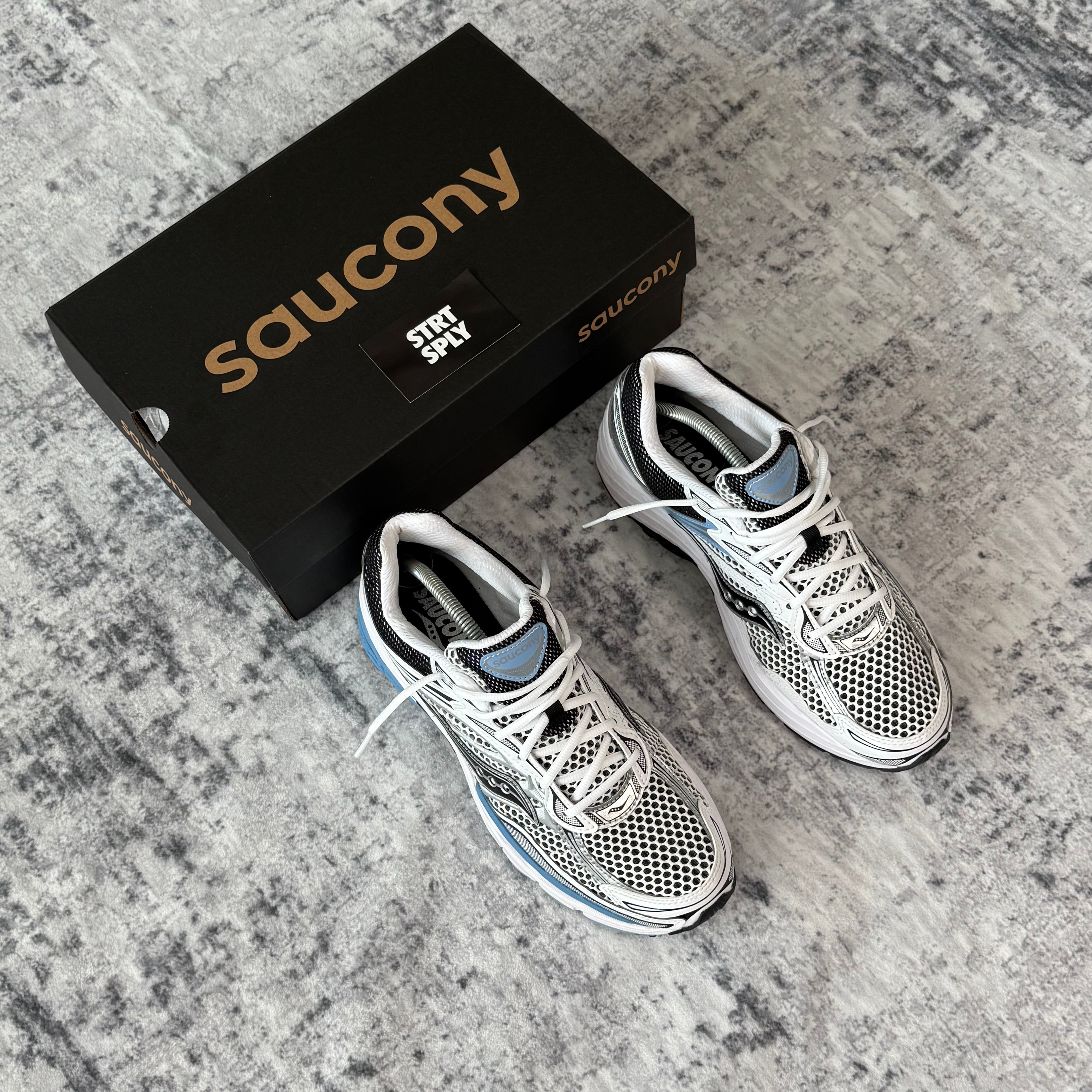 Saucony ProGrid Omni 9 - Blissful White