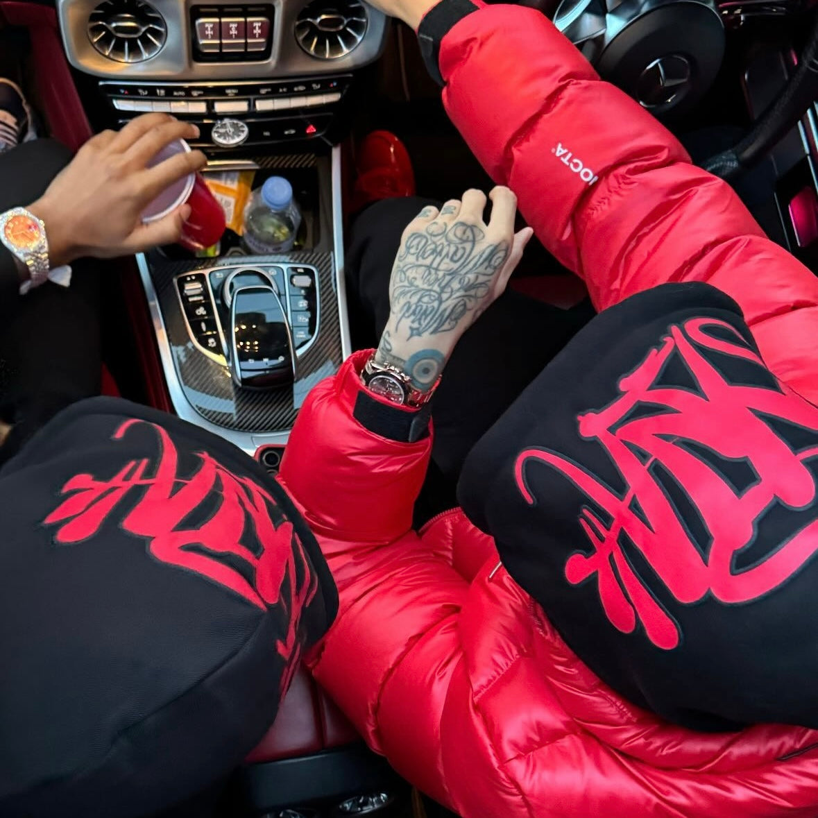 Syna World Logo Tracksuit - Black / Red