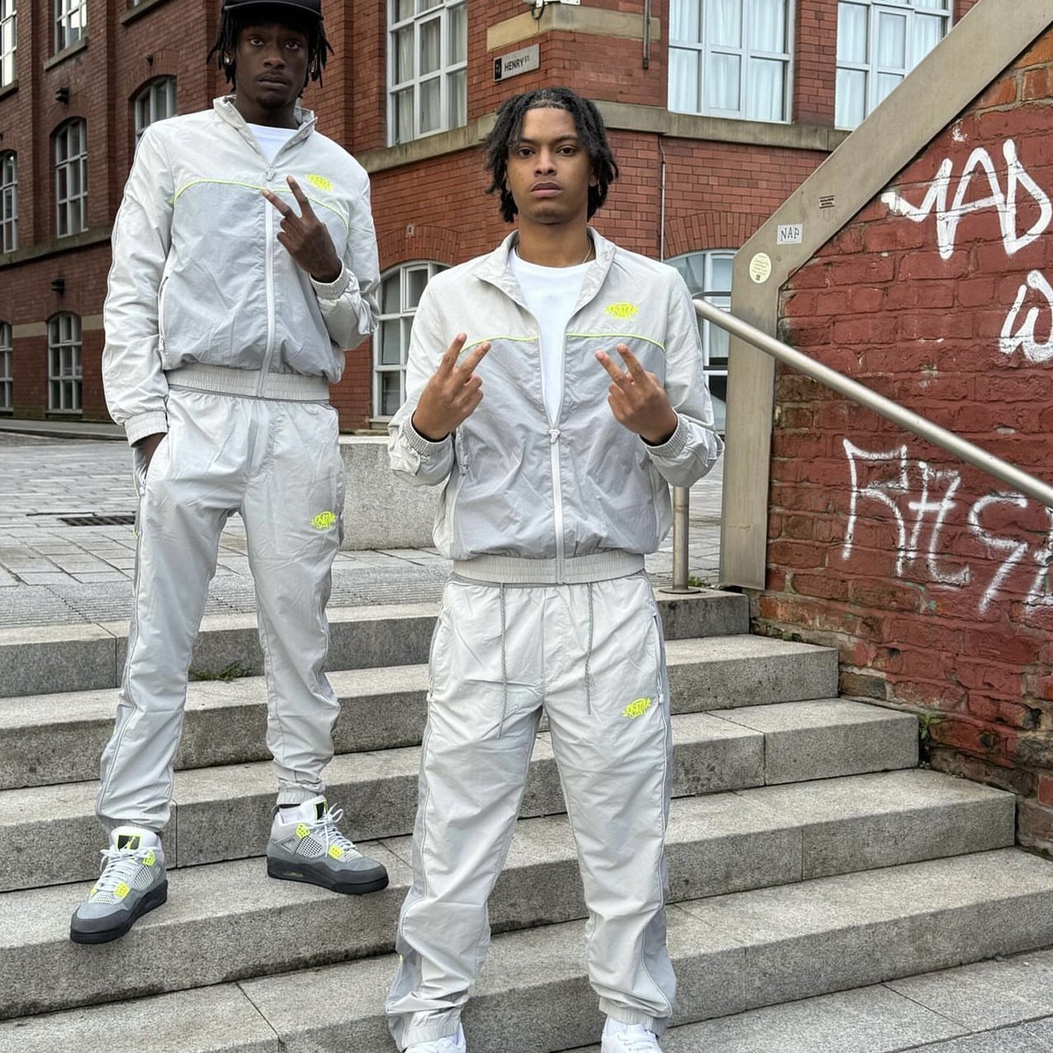 Syna World Logo Shell Tracksuit - Light Grey / Volt